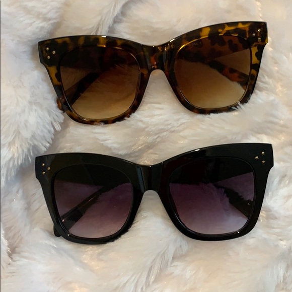 Accessories - 2 pairs of sunglasses